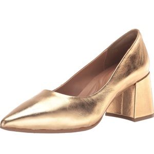 Aerosoles Gold Pump 8.5 “Ivory” pump in soft gold, sold out version